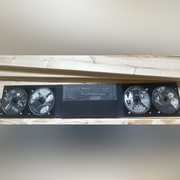 Collectible Nirvana 4 CDs with Book - Picture 14 of 15